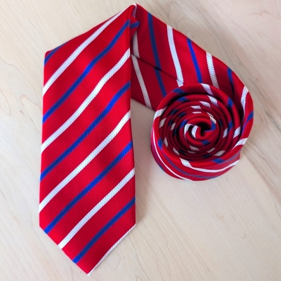 TIE RACK Elegant Red Striped Tie - Picture 3 of 6